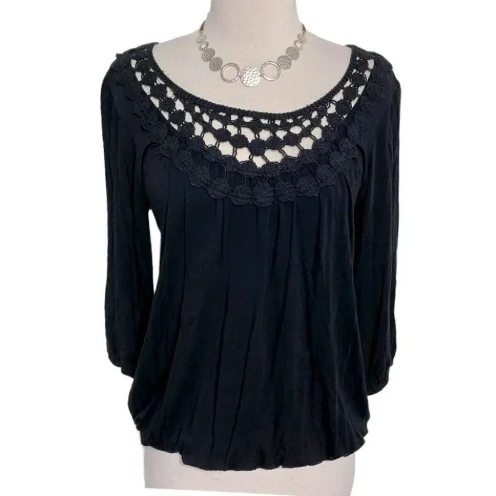 Cable & Gauge Blouse Medium Black Crochet Lace Neck 3/4 Sleeve Bubble Hem Boho